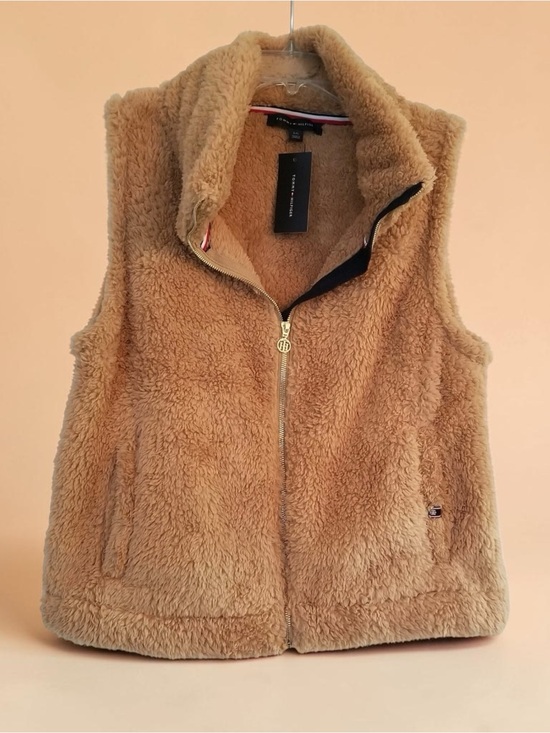 Tommy Hilfiger Jackets & Blazers - Tommy Hilfiger Women's Camel Sherpa Zip-Front Vest. Sz Lg